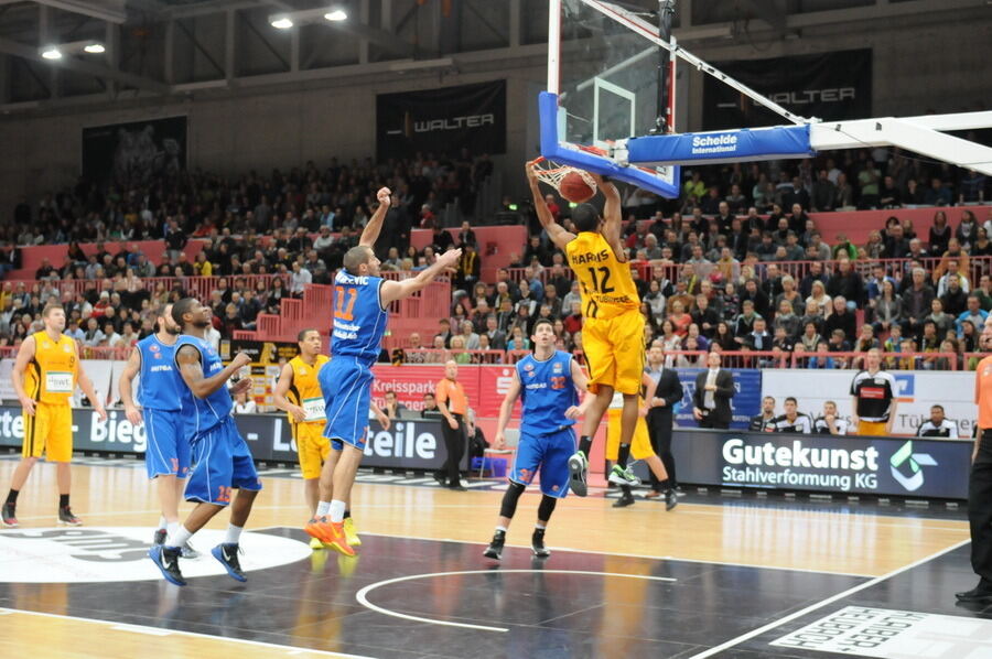 Walter Tigers Tübingen - Mitteldeutscher BC 77:69