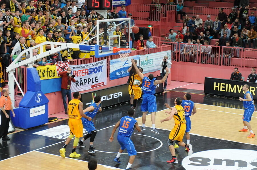 Walter Tigers Tübingen - Mitteldeutscher BC 77:69