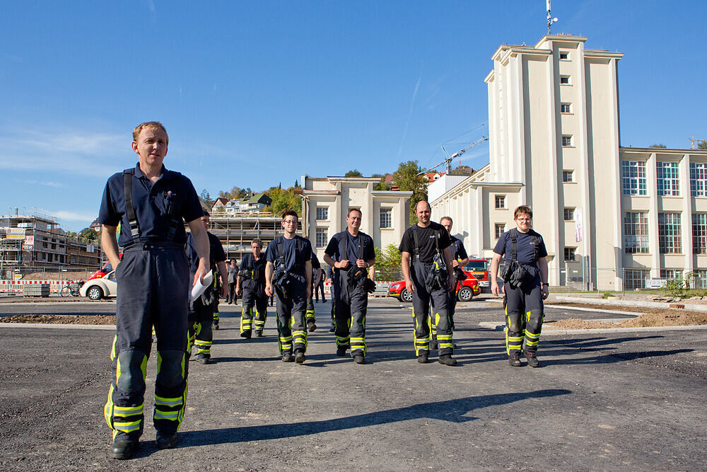 Feuerwehrübung Hochwasserschutzsystem Tübingen