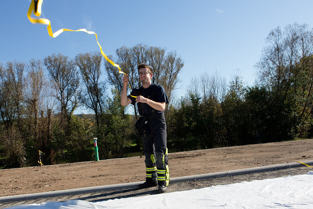 Feuerwehrübung Hochwasserschutzsystem Tübingen