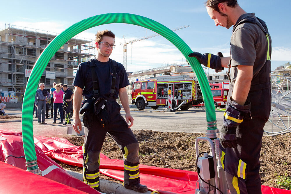 Feuerwehrübung Hochwasserschutzsystem Tübingen