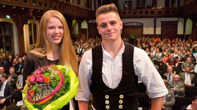 Die zwei Gesamtinnungsbeste: Friseurin Julia Rief aus Mössingen und Zimmermann Ralf Ebinger aus Kusterdingen. FOTO: SCHREIER