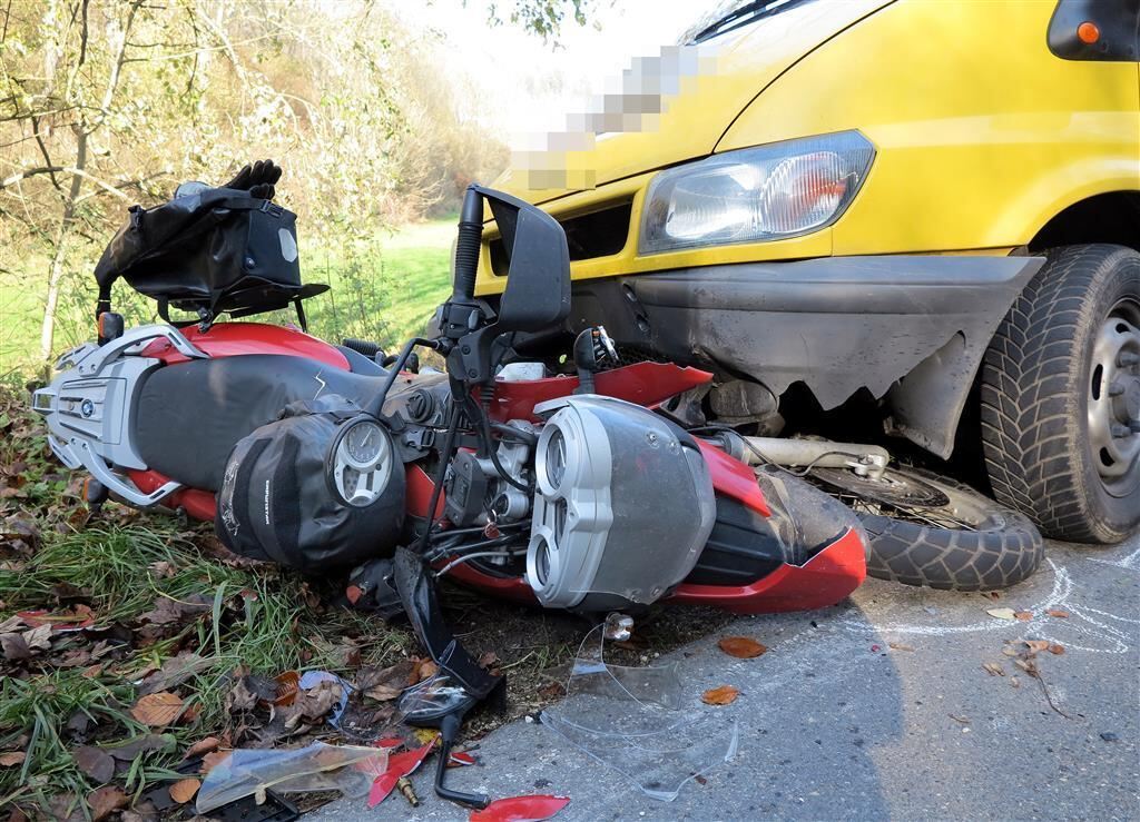 Motorradunfall zwischen Zwiefalten und Upflamör