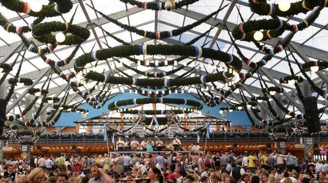 Das Schottenhamel-Festzelt auf dem Oktoberfest in München. Foto: Felix Hörhager/Archiv