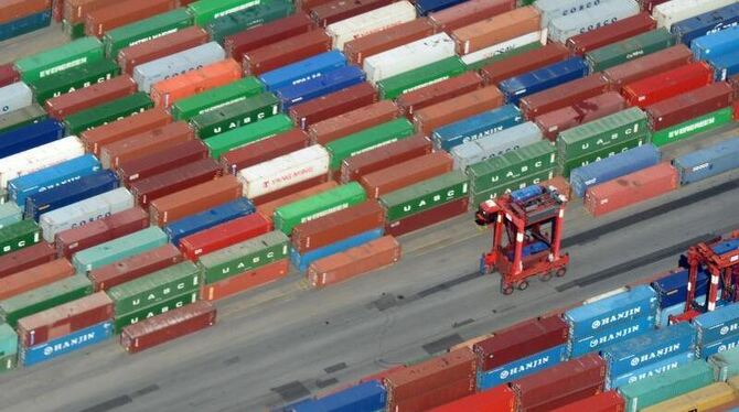 Tor zu den Weltmärkten: Der Containerterminal Burchardkai im Hafen von Hamburg. Foto: Marcus Brandt/Archiv