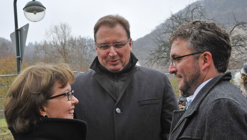 Winfried Kretschmann besucht Landhaussiedlung Öschingen