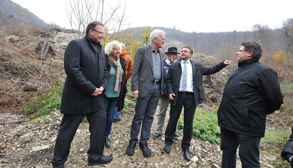 Winfried Kretschmann besucht Landhaussiedlung Öschingen