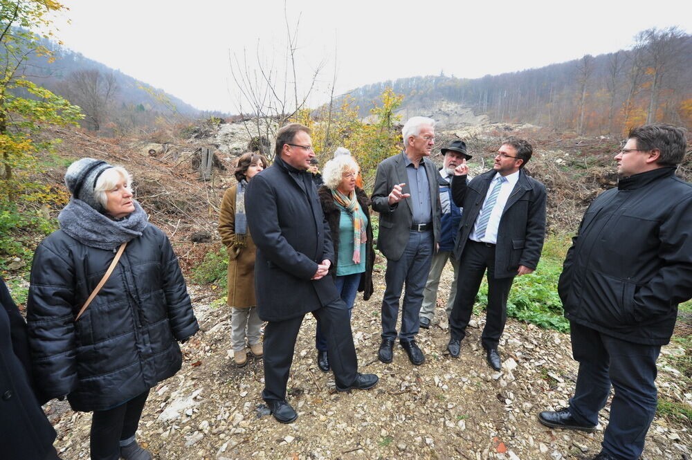 Winfried Kretschmann besucht Landhaussiedlung Öschingen