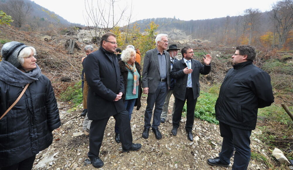 Winfried Kretschmann besucht Landhaussiedlung Öschingen