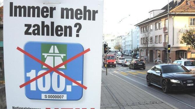 Als die Regierung die Erhöhung der Jahresgebühr für die Autobahnvignette von 40 auf 100 Franken ankündigte, brach ein Sturm d