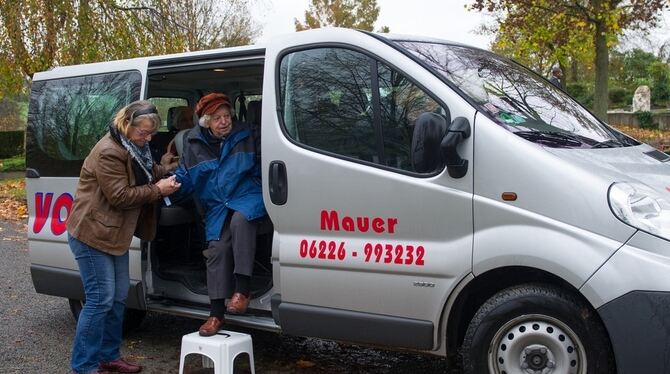 Kostenlos ist der Friedhofs-Shuttle in Mauer unterwegs.