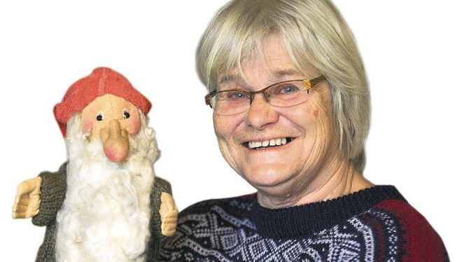 Barbara Krahl mit Tomte Tummetott. FOTO: TRINKHAUS