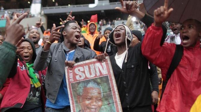 Momentaufnahme vom Ort der zentralen Tauerfeier, dem FNB-Stadion in Johannesburg. Foto: Dai Kurokawa