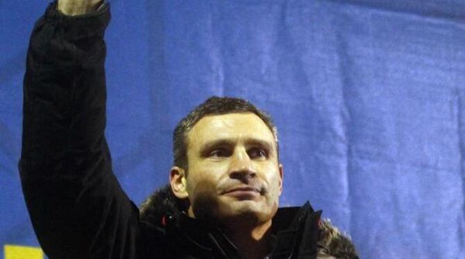 Vitali Klitschko setzt seine Faust nun mehr für die ukrainische Opposition ein. Foto: Zurab Kurtsikidze