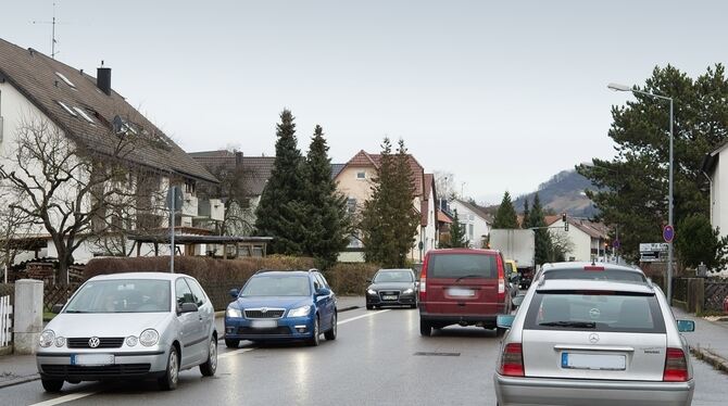 Parken verboten, auf den Radweg ausweichen auch: Die Leute machen es trotzdem. Demnächst soll in der Heppstraße sogar das Halten