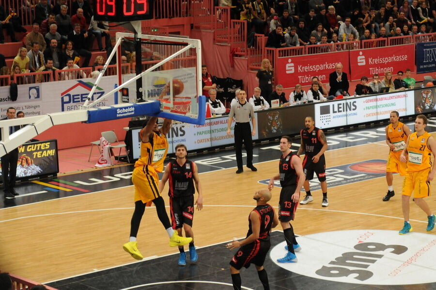 Walter Tigers Tübingen - s.Oliver Baskets Würzburg 65:82