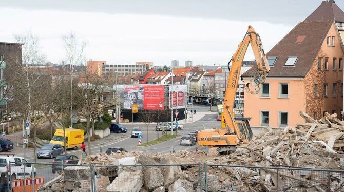 Blick auf die Baustelle an der Alteburgstraße.