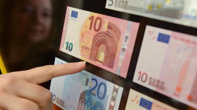 Die neue 10-Euro-Banknote wird ab 23. September 2014 in den Umlauf kommen. Foto: Arne Dedert