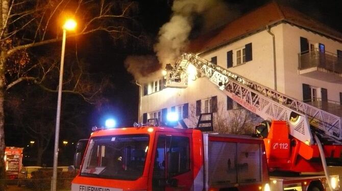 Feuerwehreinsatz in einem Mehrfamilienhaus in der Liststraße. FOTO: FEUERWEHR