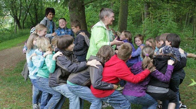 Alb-Guide-Tour mit Maria Tittor für Schüler. Termine gibt es aber auch für andere Gruppen und Einzelpersonen. GEA-ARCHIVFOTO: SC