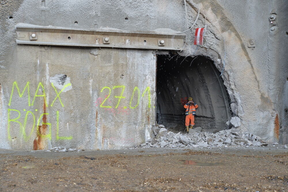 Scheibengipfeltunnel Durchbruch Januar 2014