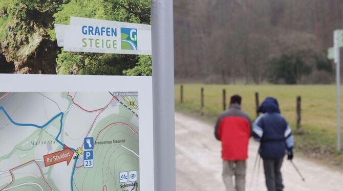 Das Paar, das gestern Morgen den 9,3 Kilometer langen und mit 510 Höhenmetern gewürzten Wasserfallsteig in Angriff genommen hat,