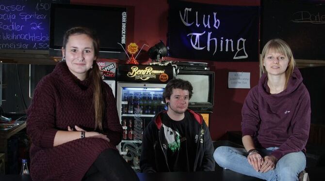 Das 40-Jährige des Club Thing wird gefeiert, kündigen Tabea Nill, Hannes Lang und Anna Köhler (von links) an. GEA-FOTO: ANDREAS