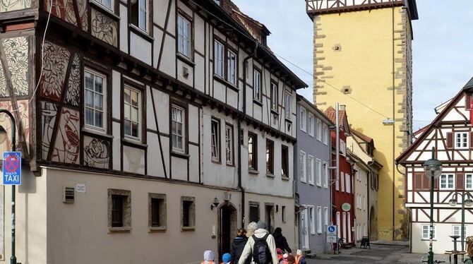 Blick in die Stadtmauerstraße, die als nächster Teil der Fußgängerzone/Altstadt neu gestaltet wird. FOTO: NIETHAMMER