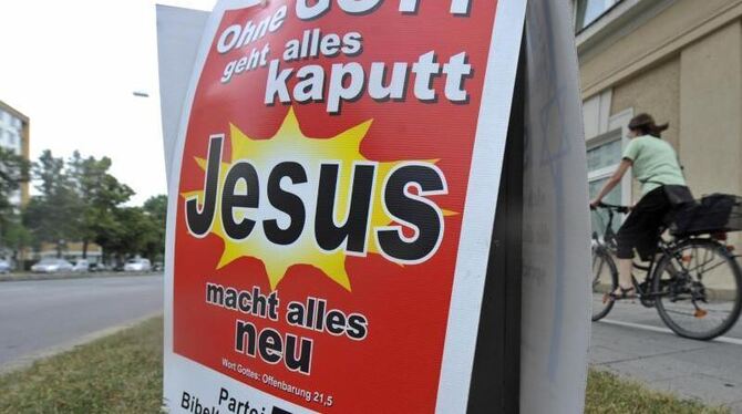 Wahlplakat der Partei Bibeltreuer Christen in München. Foto: Andreas Gebert/Archiv