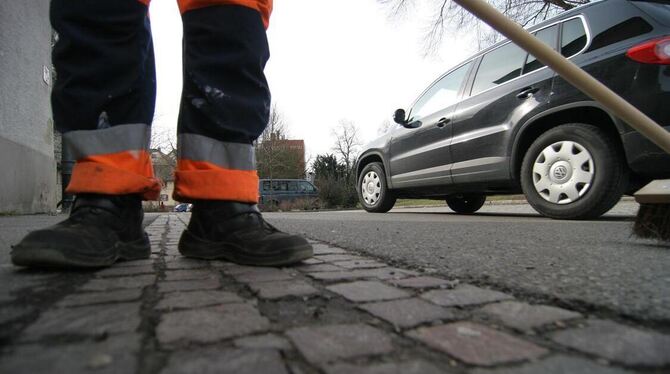 Am 30. November soll die »neue« Pfählerstraße in Bad Urach (im Hintergrund das mittlerweile abgerissene Quenzer-Gebäude) fertig