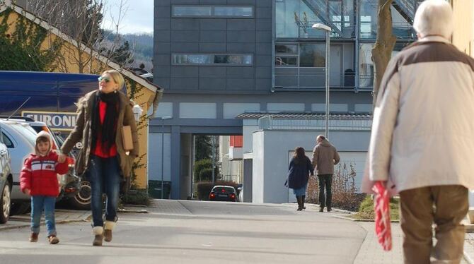 Die Eberhardstraße, derzeit eine Tempo-30-Zone, soll für Anwohner attraktiver und für Autofahrer unattraktiver werden. FOTO: PFI