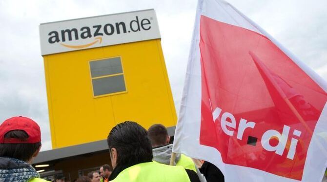 Gewerkschaftsveranstaltung im hessischen Bad Hersfeld: Im Konflikt um einen Tarifvertrag für die Beschäftigten bei Amazon Deu