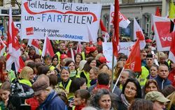 Warnstreik am Weibermarkt in Reutlingen. GEA-FOTO: PACHER