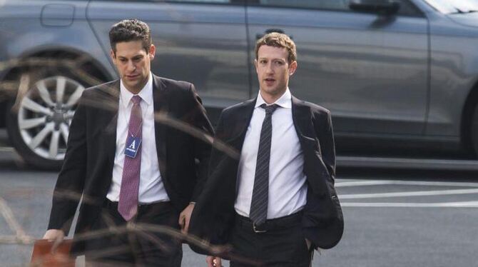 Mark Zuckerberg auf dem Weg ins Weiße Haus. Foto: Jim Lo Scalzo