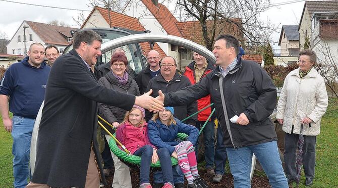 Bei einem Kinderfest in Neuhausen kam genug Geld für ein neues Spielgerät auf dem Spielplatz Rösegarten zusammen. Ortschaftsrat