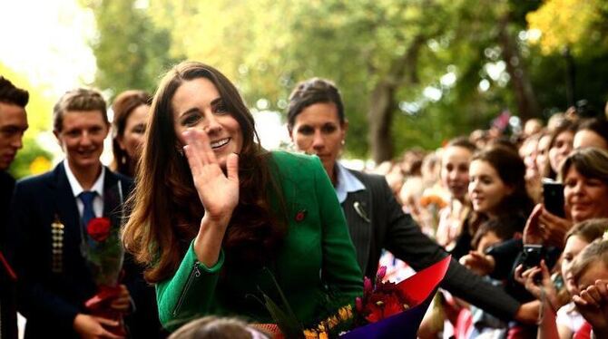 Kate wird in Cambridge freudig empfangen. Foto: Phil Walter