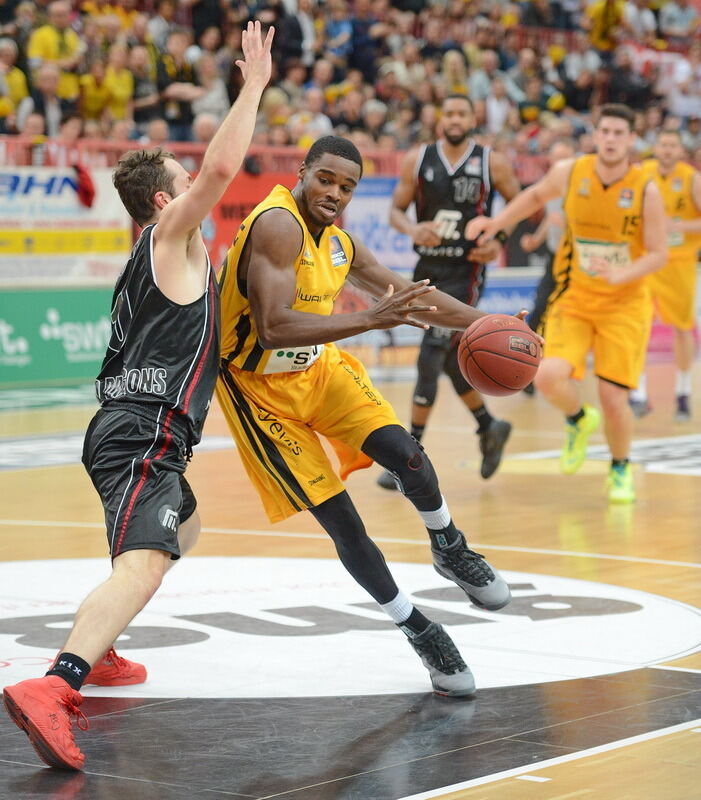 Walter Tigers Tübingen - Artland Dragons Quakenbrück 104:64