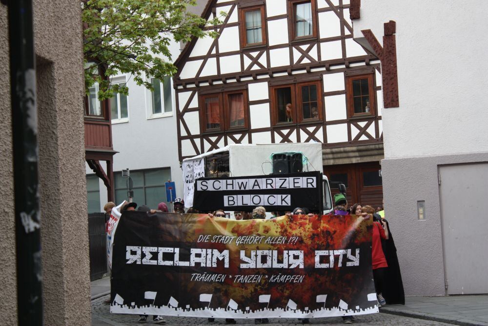 »Reclaim Your City«-Nachttanzdemo 2014