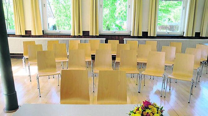 Ab sofort kann man im Saal der alten Dorfschule Ohmenhausen heiraten – und anschließend mit den Hochzeitsgästen dort auch groß f