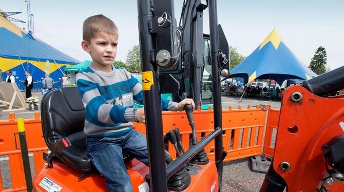 Auf der Handwerks-Messe war auch für die kleinen Besucher Spannendes geboten. FOTO: TRINKHAUS