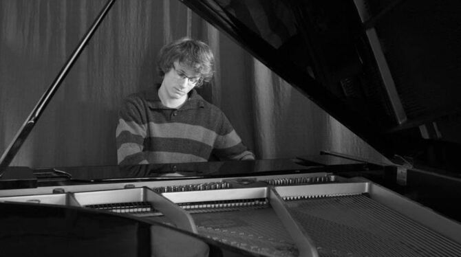 Nachwuchs-Pianist Michael Korneck möchte später gerne Musik studieren. FOTO: PR