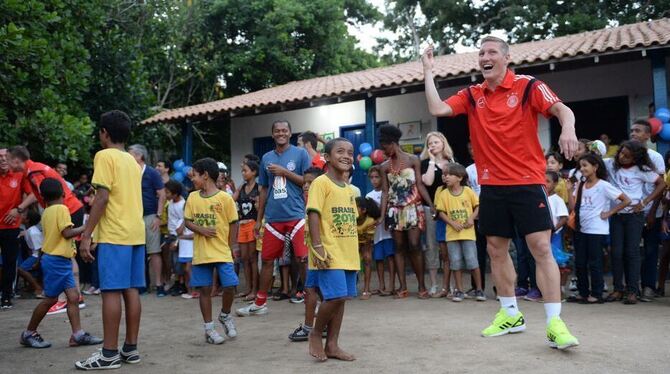 Als Bastian Schweinsteiger und Co. in der Grundschule von Santo André haltmachten,kannte die Begeisterung bei den brasilianische