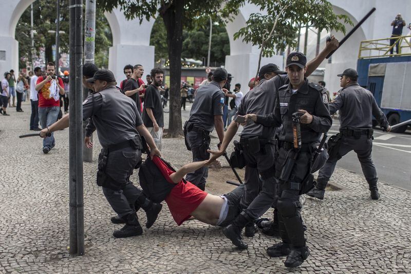 Nicht alle feiern den Fußball: Proteste in Brasilien