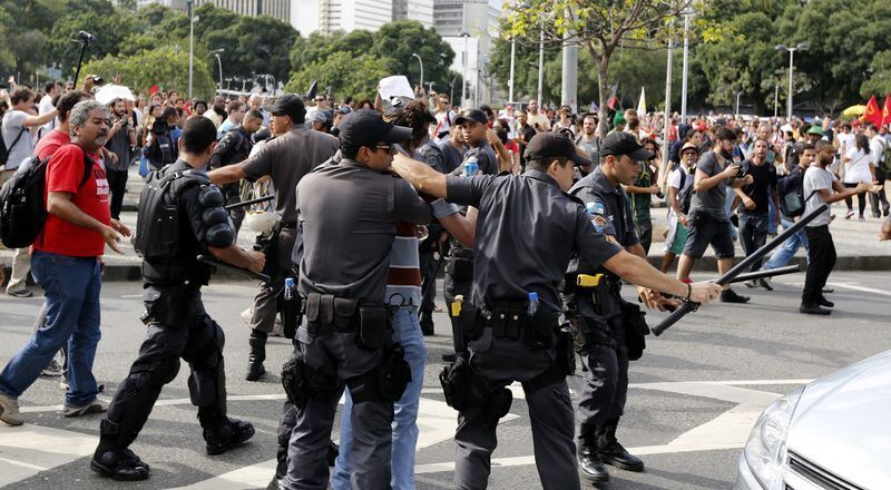 Nicht alle feiern den Fußball: Proteste in Brasilien