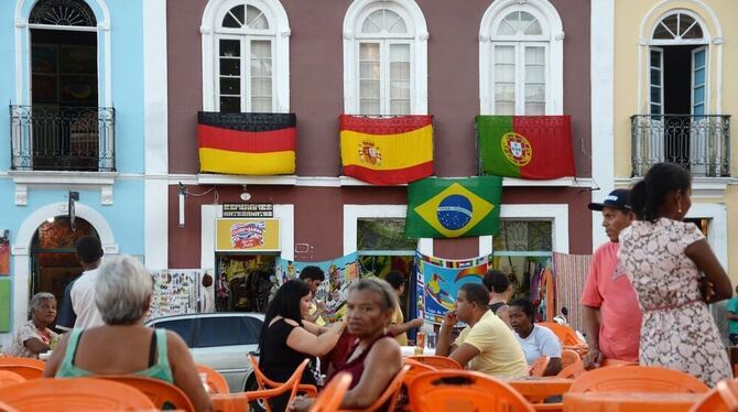 Nach dem 5:1 der Niederlande gegen den Weltmeister wird der historische Kern der Stadt zur Meile des Frohsinns