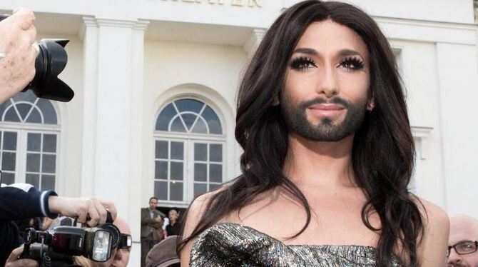 Die Sängerin Conchita Wurst kam zur Stonewall Gala in Berlin und richtete klare Worte an die gay community. Foto: Jörg Carste