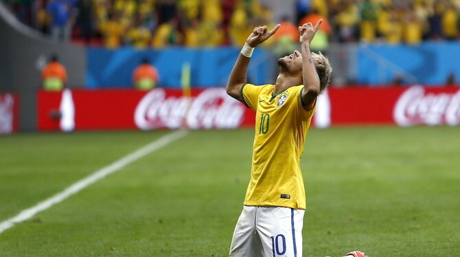 Brasiliens Neymar schießt beim 4:1-Sieg gegen Kamerun seine WM-Tore drei und vier. FOTO: DPA