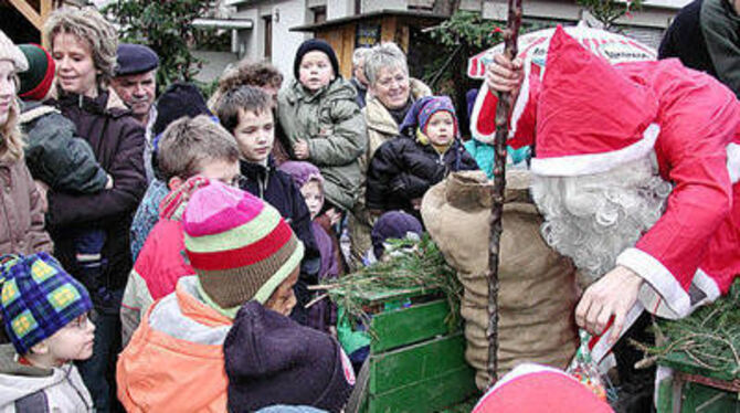 Klein aber oho: Der Glemser Weihnachtsmarkt war am Wochenende wieder Anziehungspunkt für viele Besucher aus nah und fern. FOTO: