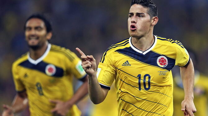 James Rodríguez schießt Kolumbien mit seinen zwei Treffern gegen Uruguay ins WM-Viertelfinale. FOTO: DPA