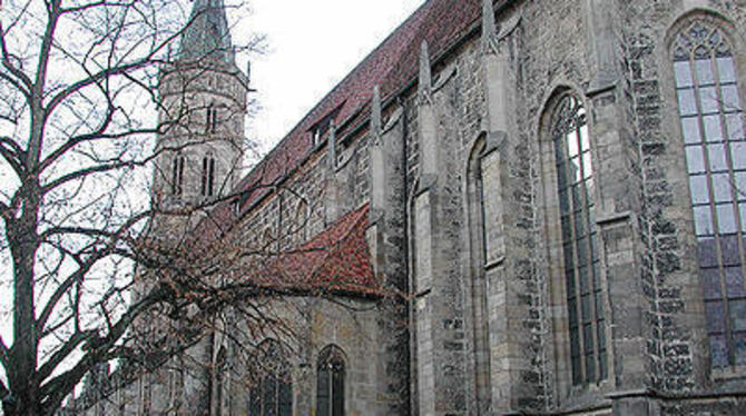 Schon nächstes Jahr könnte der Turm der Amanduskirche eingerüstet sein. Derzeit laufen die Anträge für die Sanierung.  GEA-FOTO: